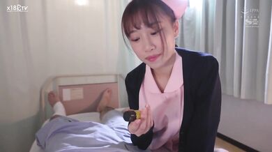 【中文字幕】断り切れずヌイてくれる新米巨乳ナースのヤリすぎ介护パイズリ 安达夕莉